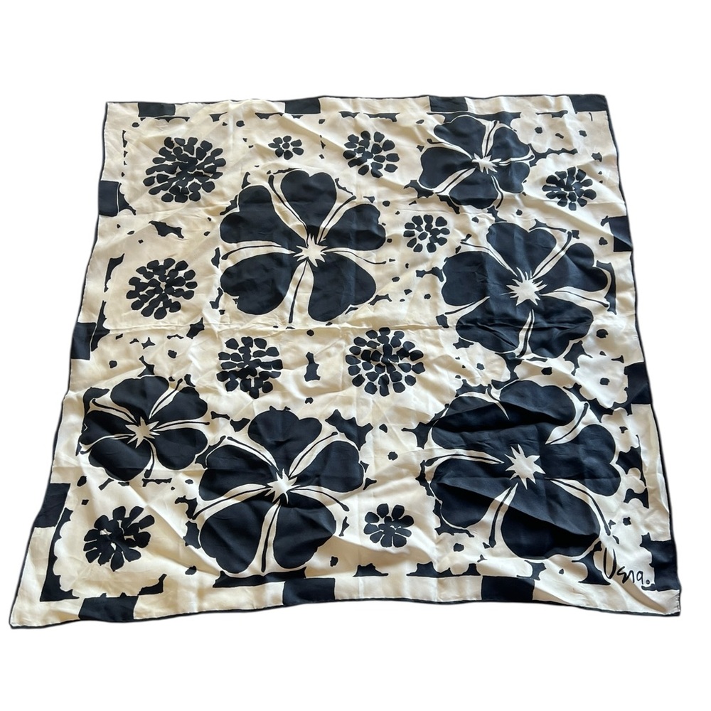 Vera Neumann black and white floral scarf